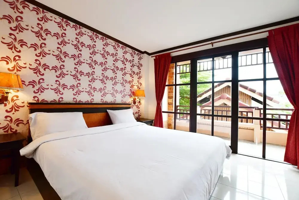 Deluxe Double room with balcony full double bed