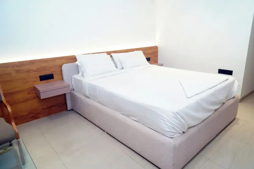 Executive Double room (full double bed)