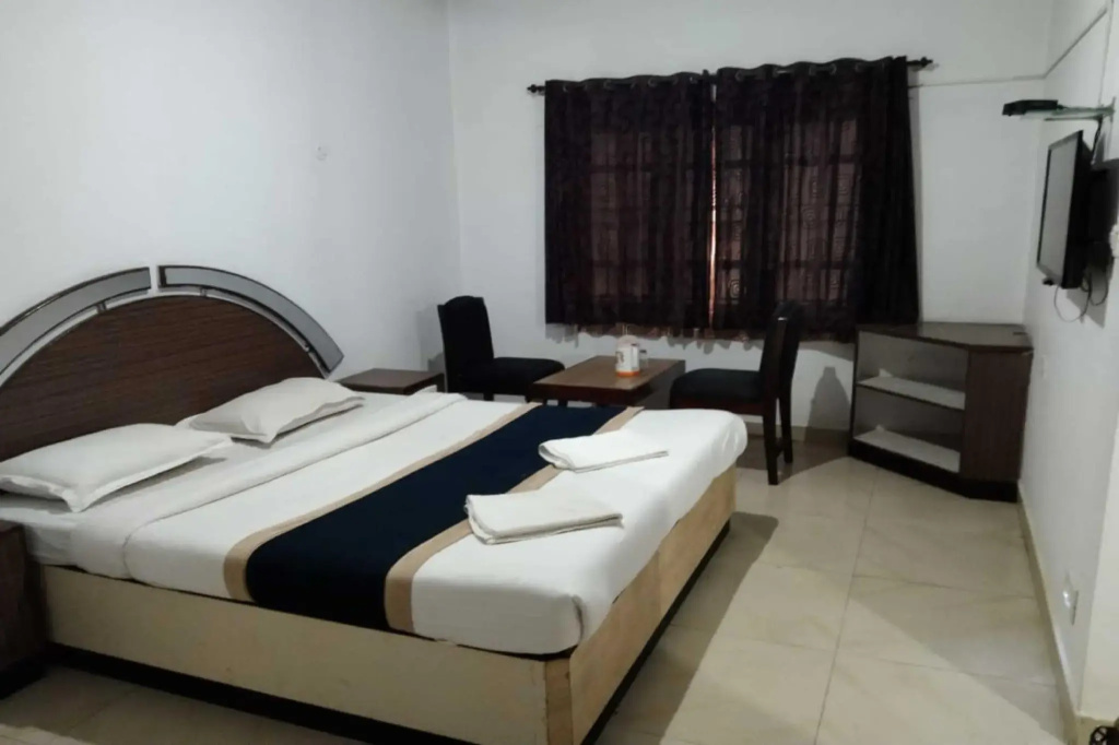 Standard Double room (full double bed)