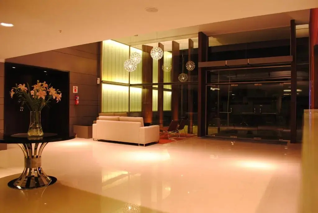 Lobby & Reception