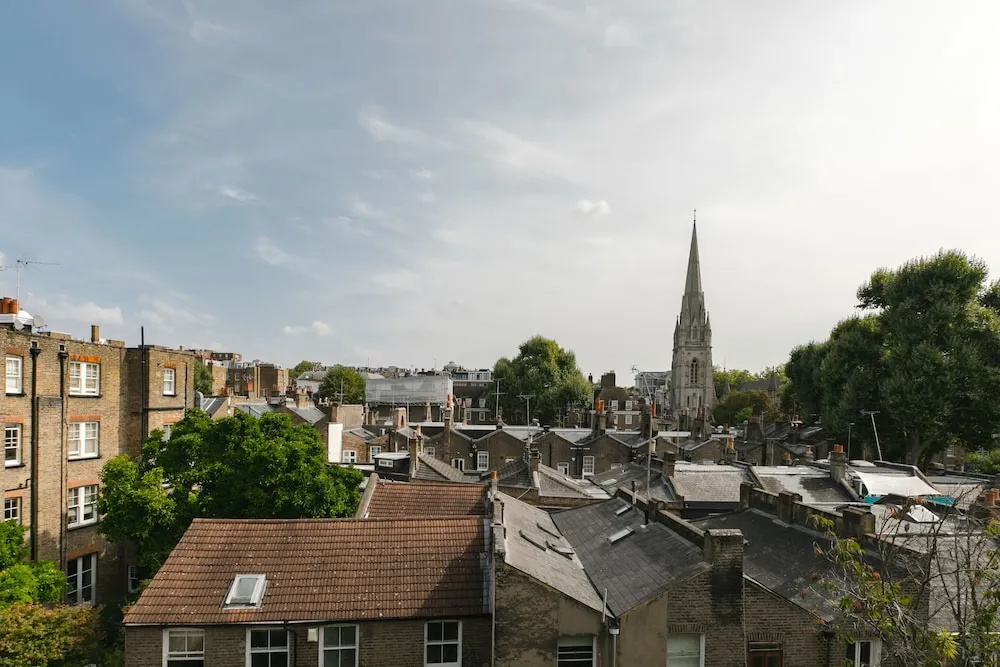 Apts in the Heart of High st Kensington