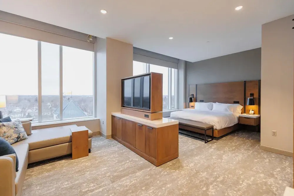 Deluxe Suite
