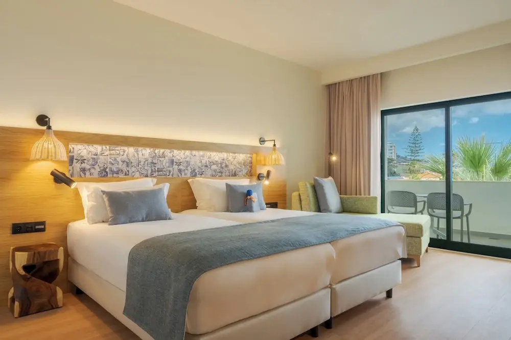 Double room with balcony and with garden view (twin beds)