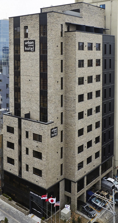 Urban Island Hotel