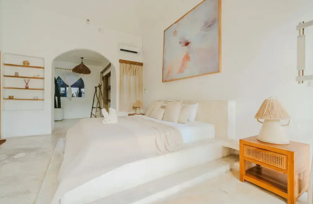 Deluxe Suite with pool view