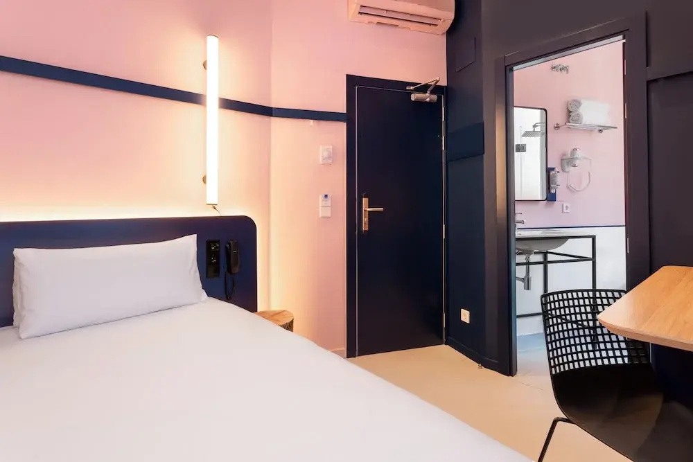 Standard Single room with courtyard view (single bed)