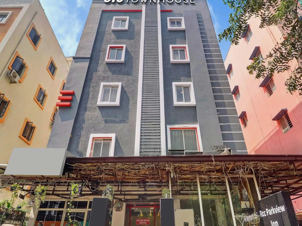 Super OYO Townhouse1148 RCC PARK VIEW INN
