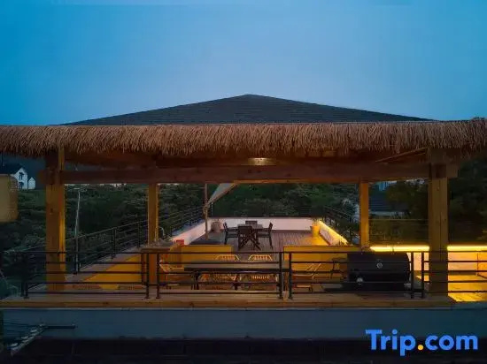 Starry Sleep · Heron View Terrace Homestay (Taihu West Hill Island Scenic Area)