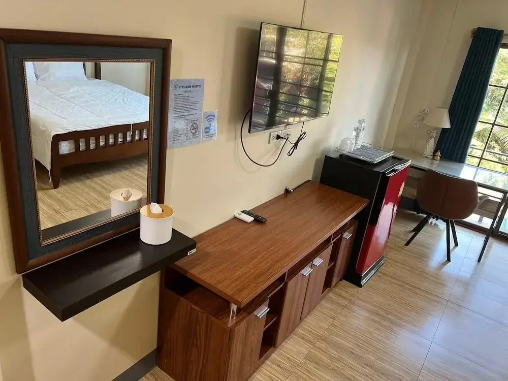 Deluxe Double room (full double bed)