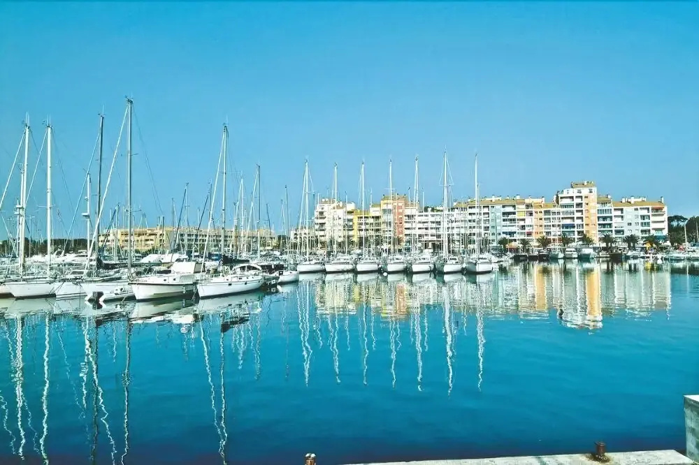 Beach & Waterfront