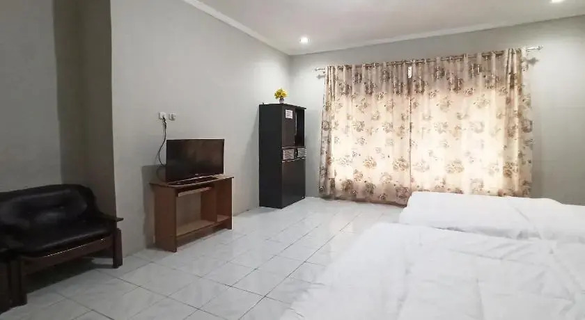 OYO 3761 Djayatama Guest House - фото 4