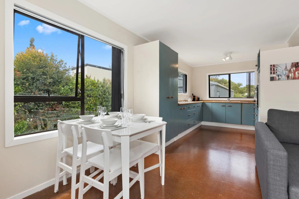 Pipi Cabin - Mangawhai Village Bach