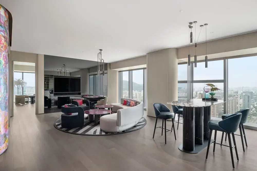 1 Bedroom Suite with city view