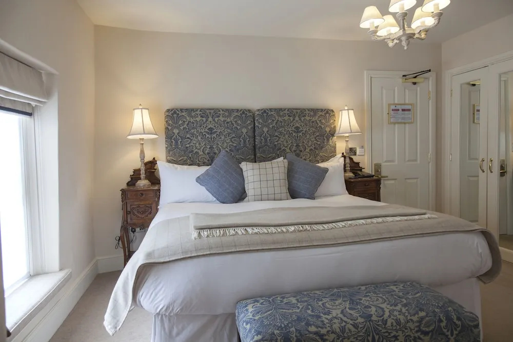 Deluxe Double room (full double bed)