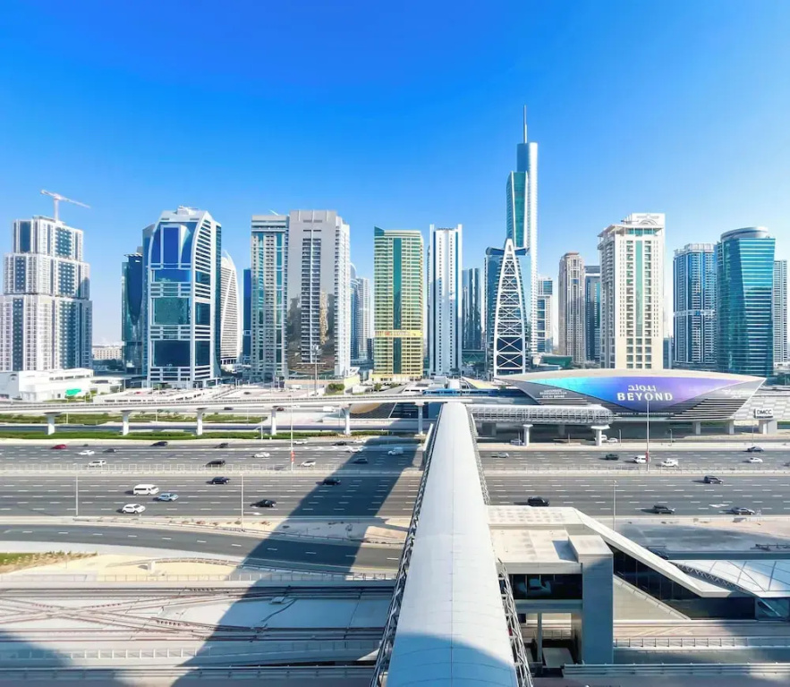 Prestige Marina Living 1BR Balcony, Pool & Gym