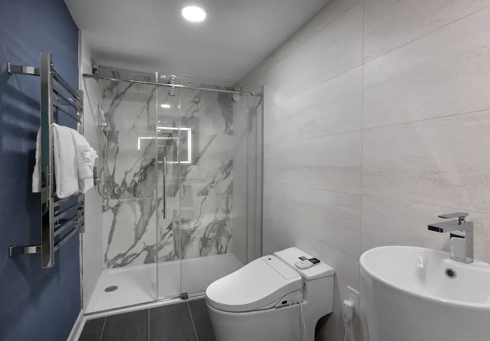 1 Bedroom Premium Suite with balcony and oceanfront