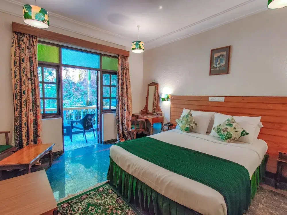 Deluxe room with balcony and with garden view