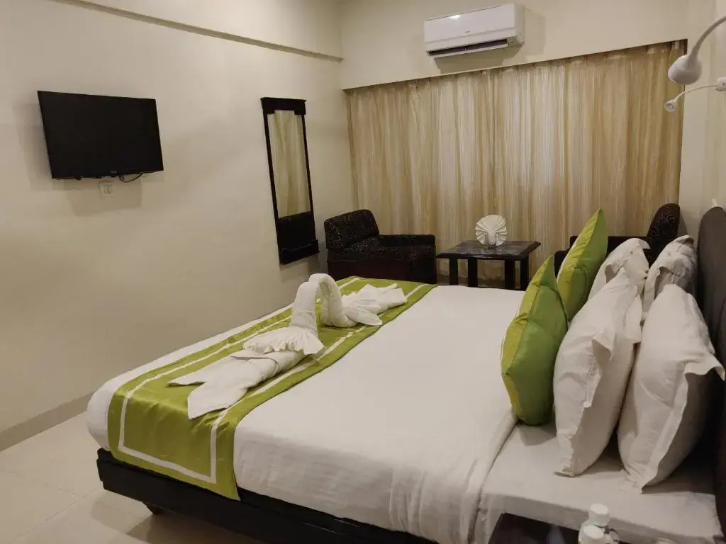 Deluxe Double room (full double bed)