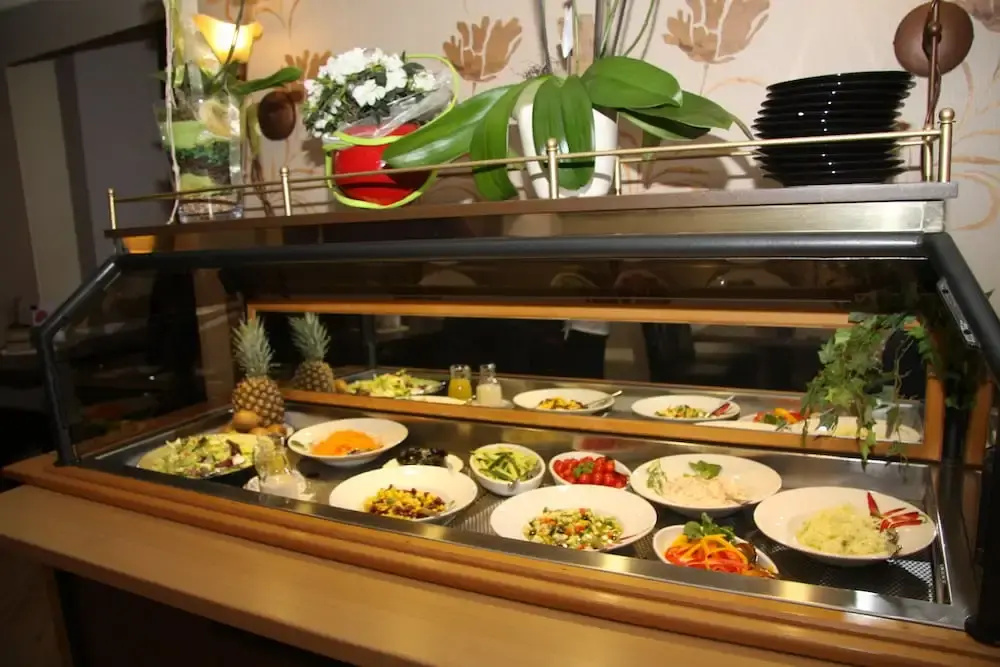 Food & Beverage