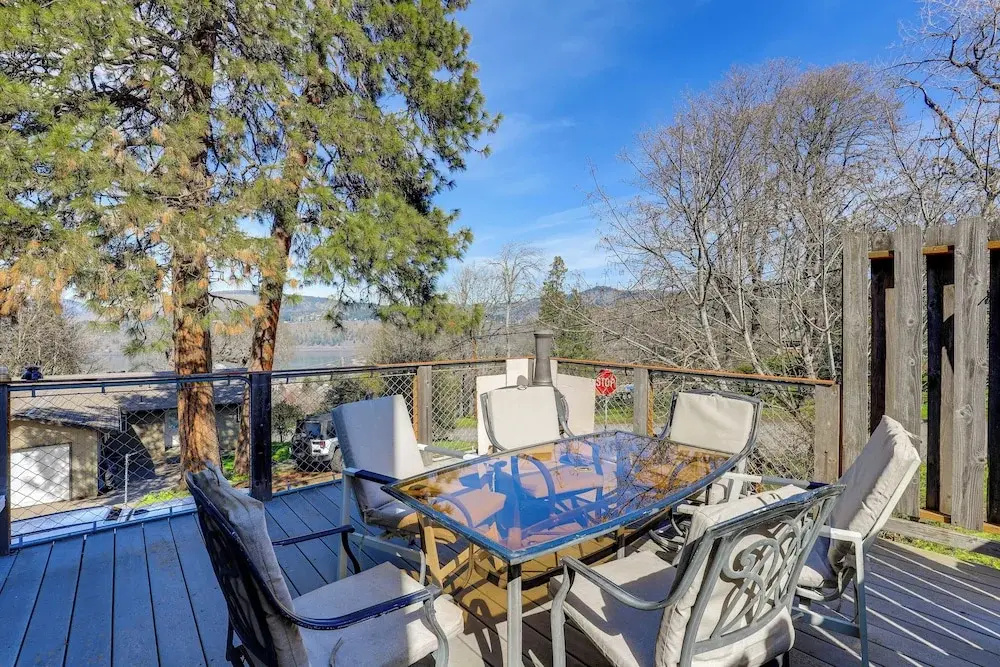 Hot Tub & Decks: Central Hood River Townhome!