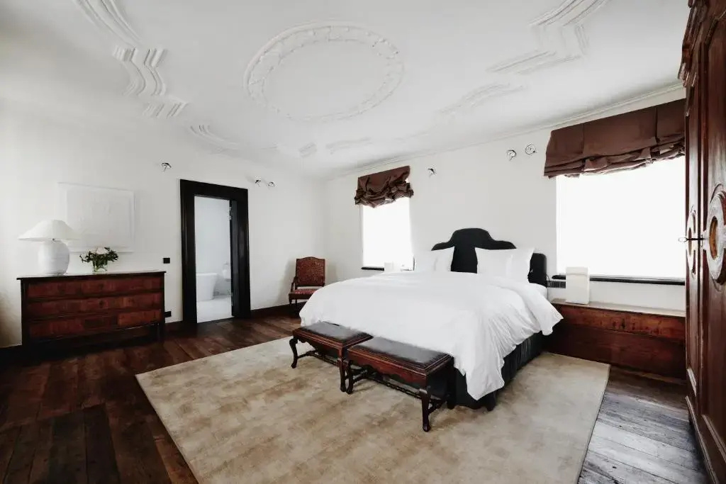 Suite with balcony