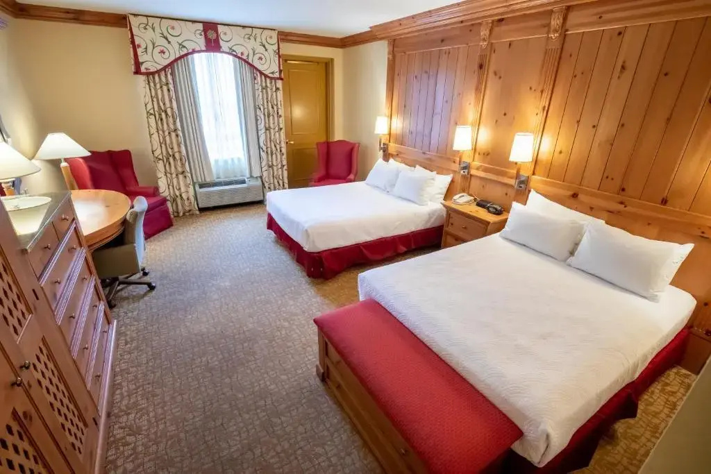 Standard Quadruple room with lake view