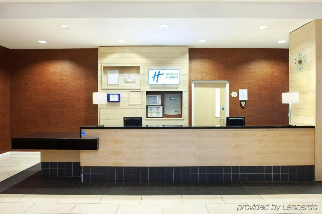 Lobby & Reception
