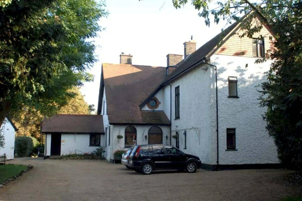 Nyton Hotel