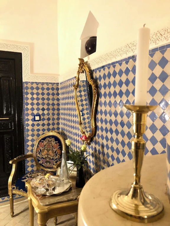 Comfort room