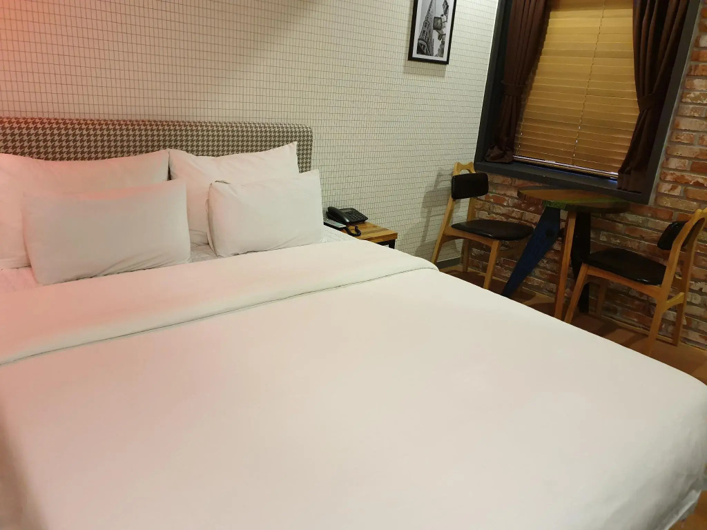 Superior Double room (full double bed)