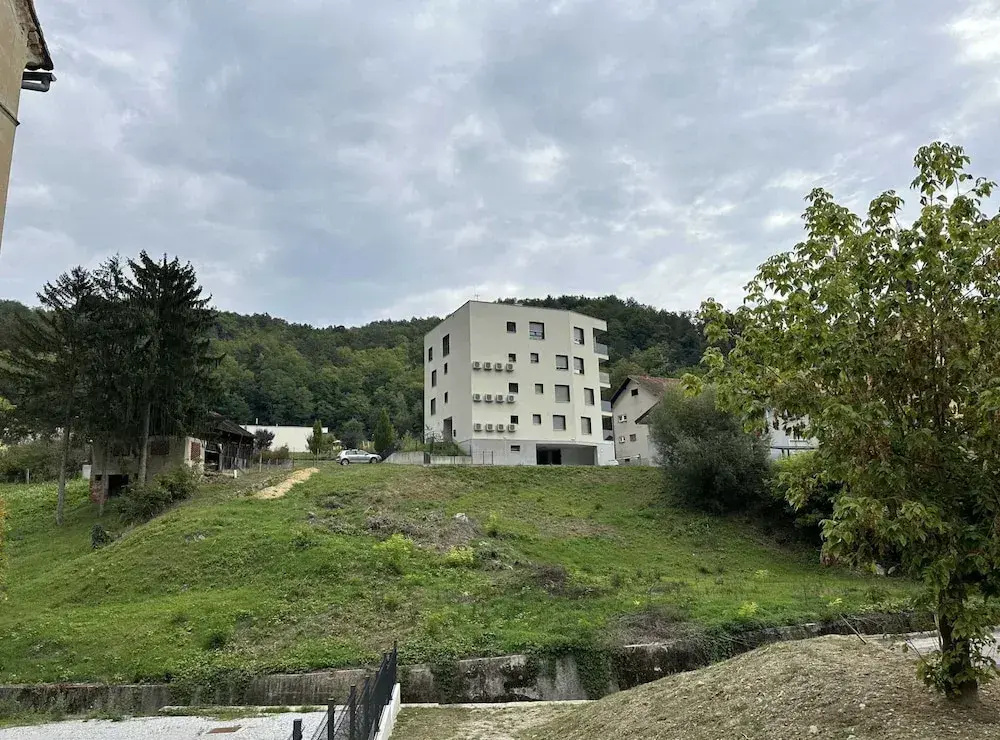 Cozy Retreat in Krapinske Toplice: Comfort and Prime Location With Private Parking