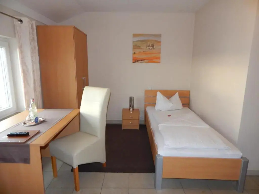 Economy room