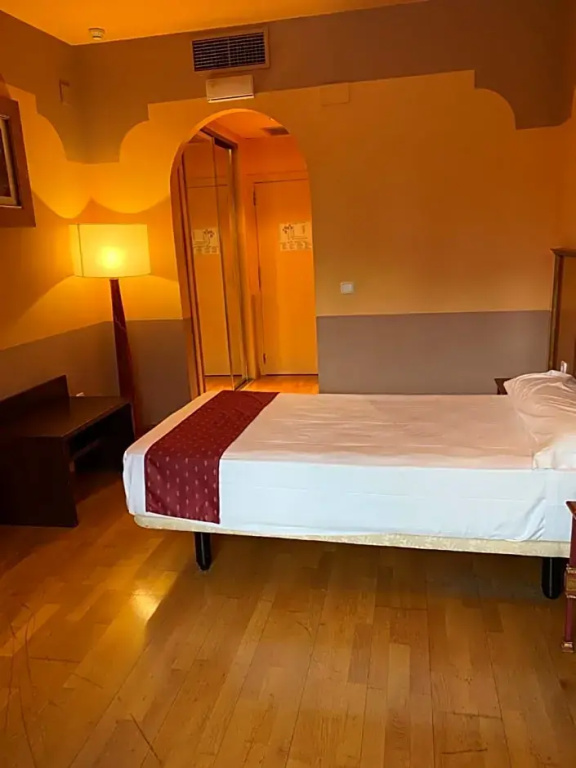 Standard Single room with pool view