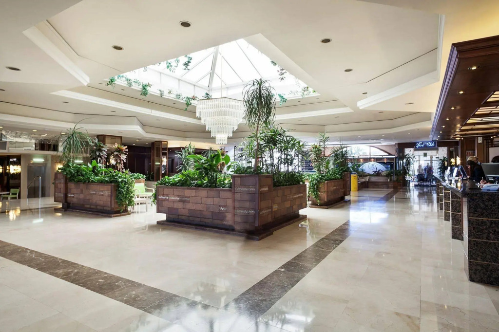 Evenia Olympic Palace by null