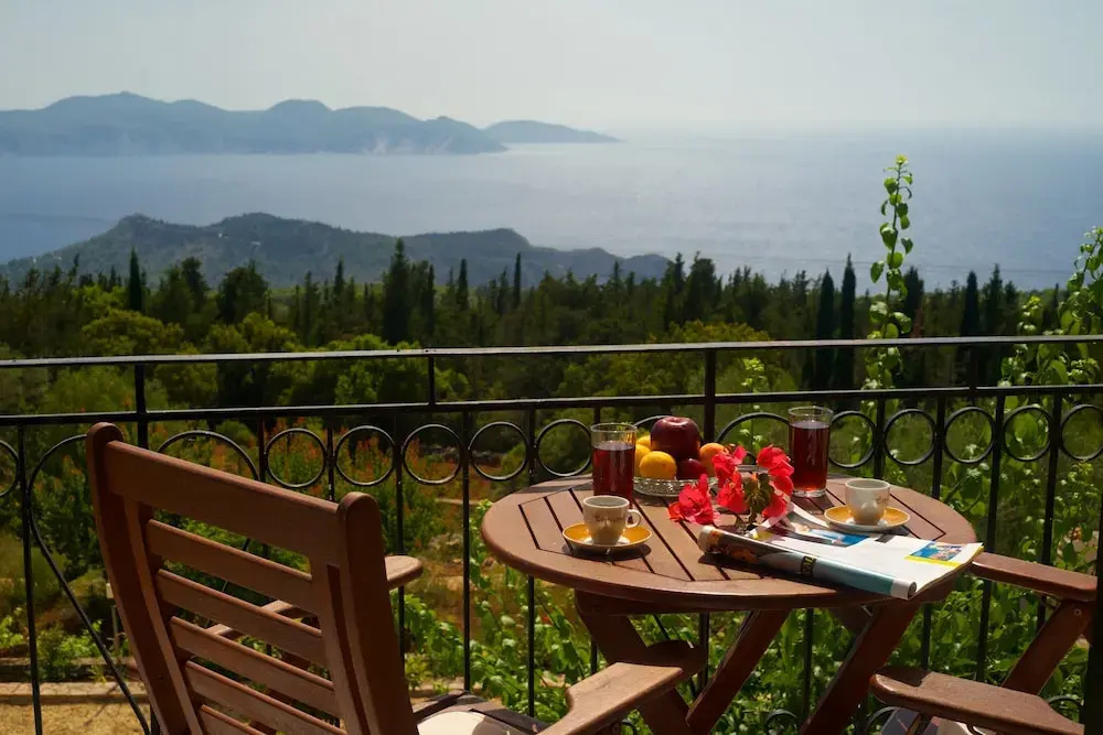 Standard Double room with balcony (full double bed)