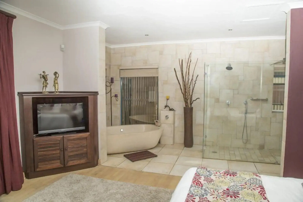 Misty Blue Bed and Breakfast - фото 2