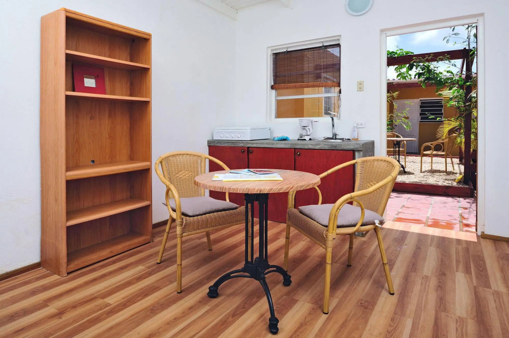Dive Hut - Boutique Apartments — 5