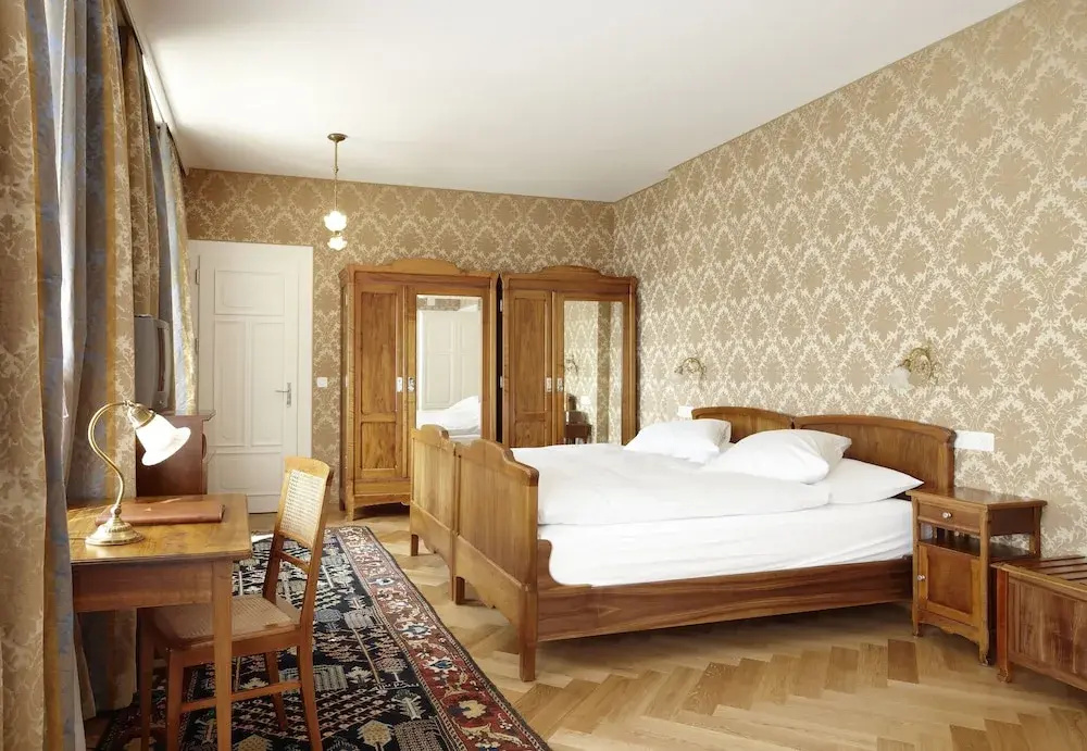 Superior Double room with balcony (full double bed)