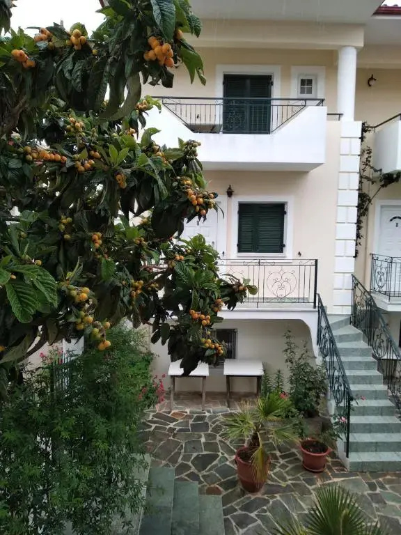Chrisanthi Apartments