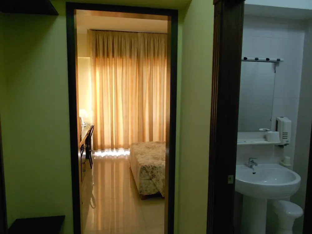 Economy Double room with balcony and with lake view (full double bed)