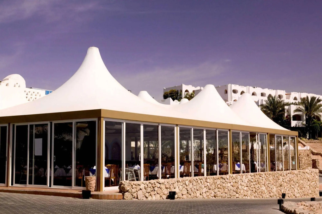 Beach & Waterfront