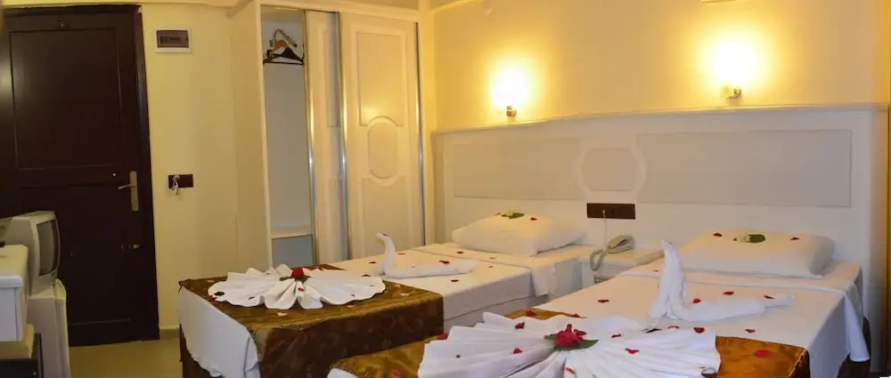 Green Palm Hotel — 2