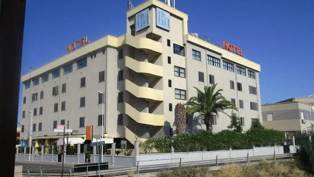 Hinterland Hotel