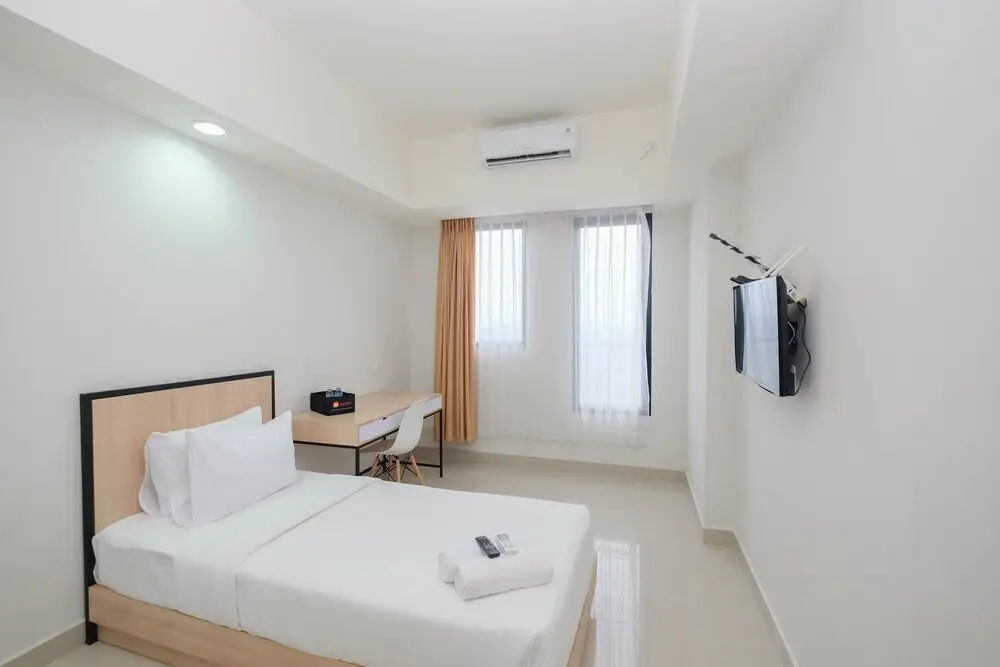 Comfort and Strategic Studio at Evenciio Apartment Near Campus Area