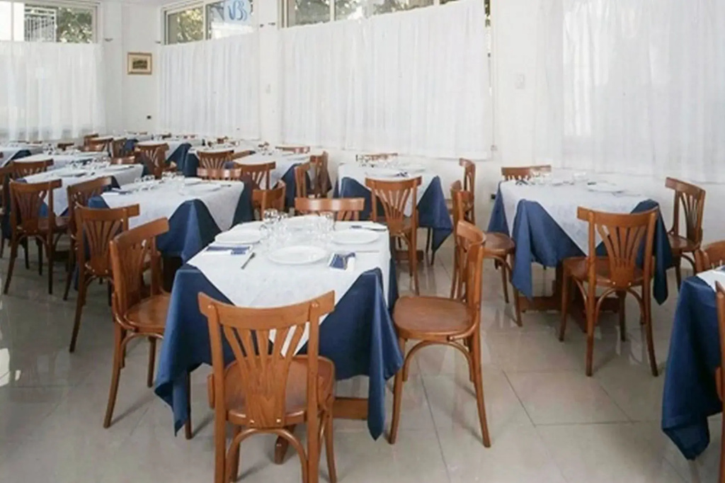 Blue Hotel - Général