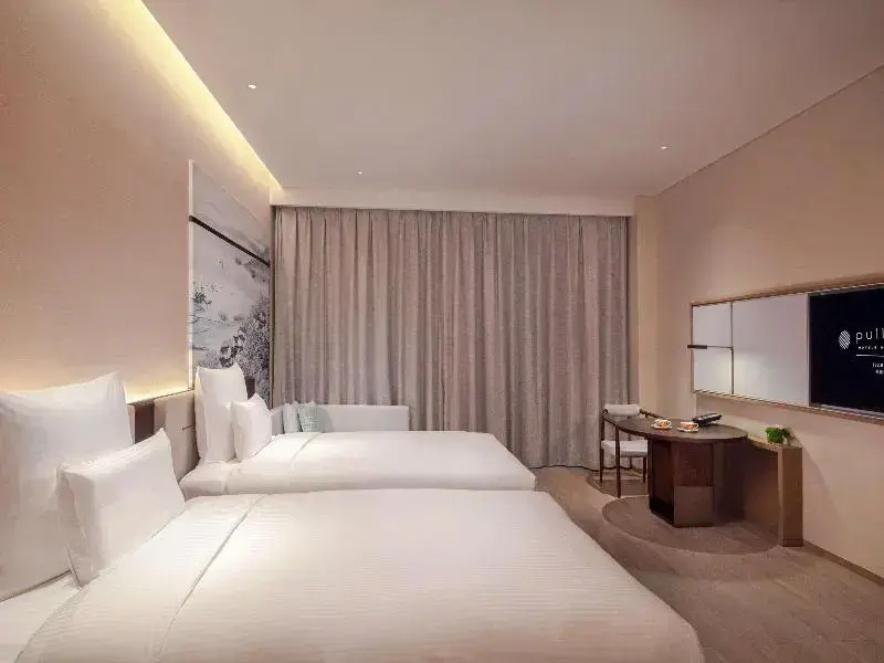 Deluxe Double room with balcony (twin beds)