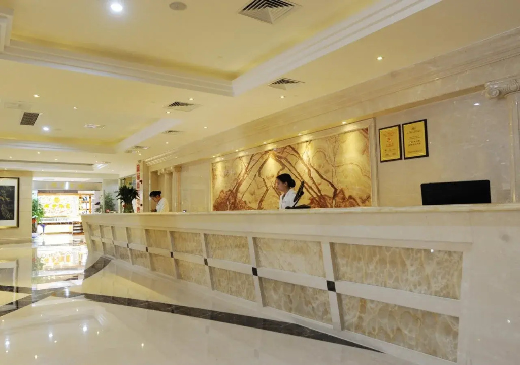 Lobby & Reception