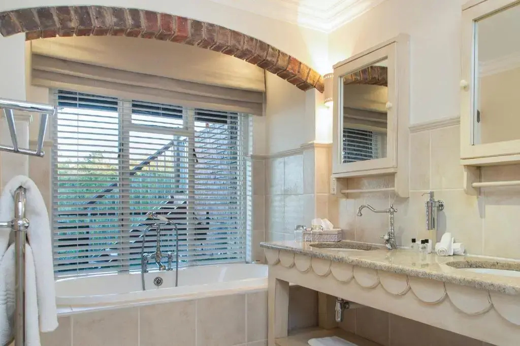 Luxury Double room with sea view (full double bed)