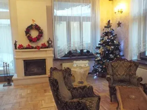 Lobby & Reception