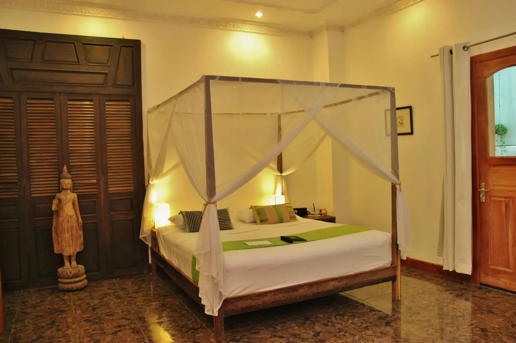 Standard Double room (full double bed)